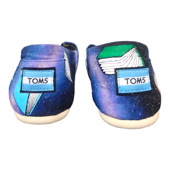 TOMS × B Street Shoes Custom Handpainted Galaxy Books Canvas Slip-on Shoes - Picture 6 of 10